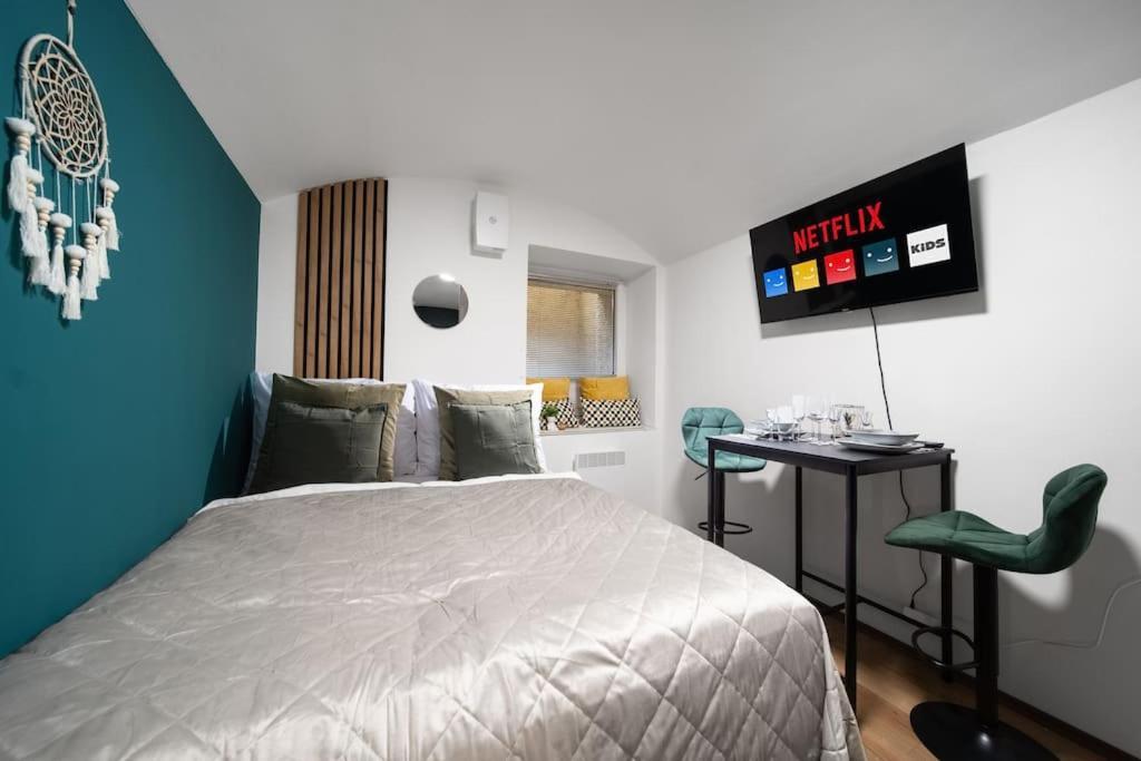 Secret Budget Studio Oasis Прага Экстерьер фото