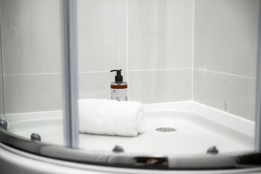 Secret Budget Studio Oasis Прага Экстерьер фото
