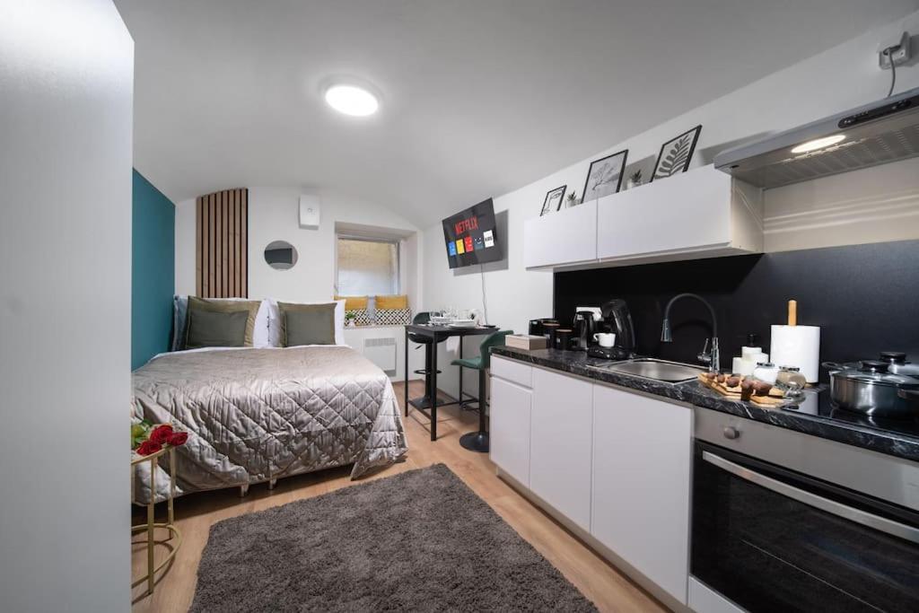 Secret Budget Studio Oasis Прага Экстерьер фото